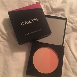 Cailyn O! Triple blusher palette